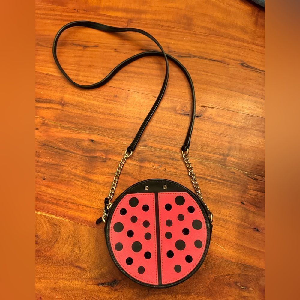Kate Spade New York

TURN A NEW LEAF MICHA LADYBUG CROSSBODY EUC NO WEAR